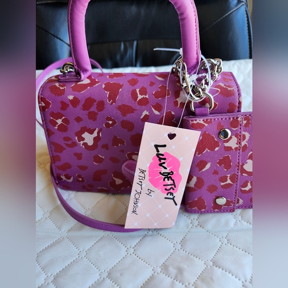 Betsy Johnson Pink Leopard Print Women's Bag - Picture 3 of 9